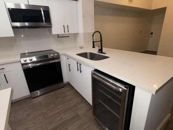 11165 SW 6th Street SW, Unit 203, Pembroke Pines, FL 33025