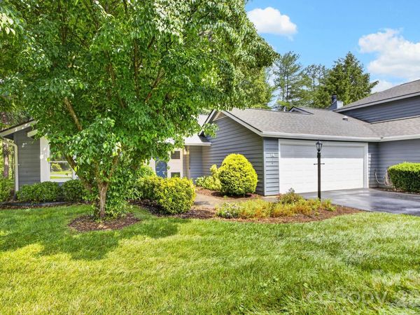 10 Laurel Place Drive, Asheville, NC 28803