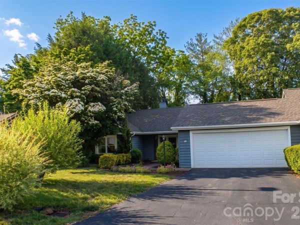 10 Laurel Place Drive, Asheville, NC 28803