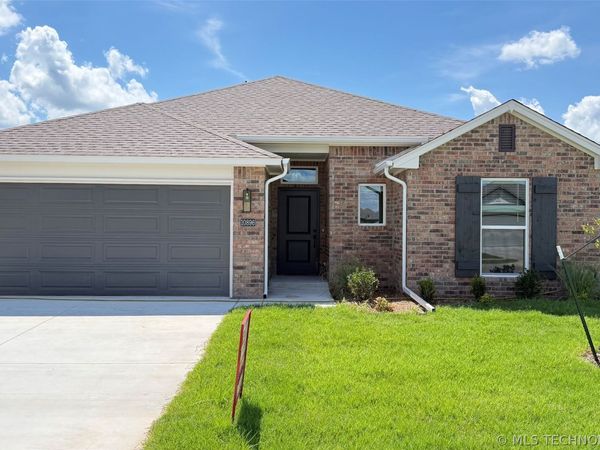 10896 S 272nd Avenue , Coweta, OK 74429