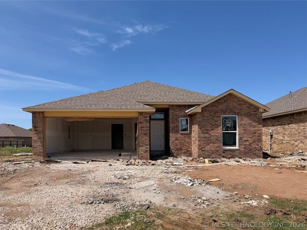10896 S 272nd Avenue , Coweta, OK 74429