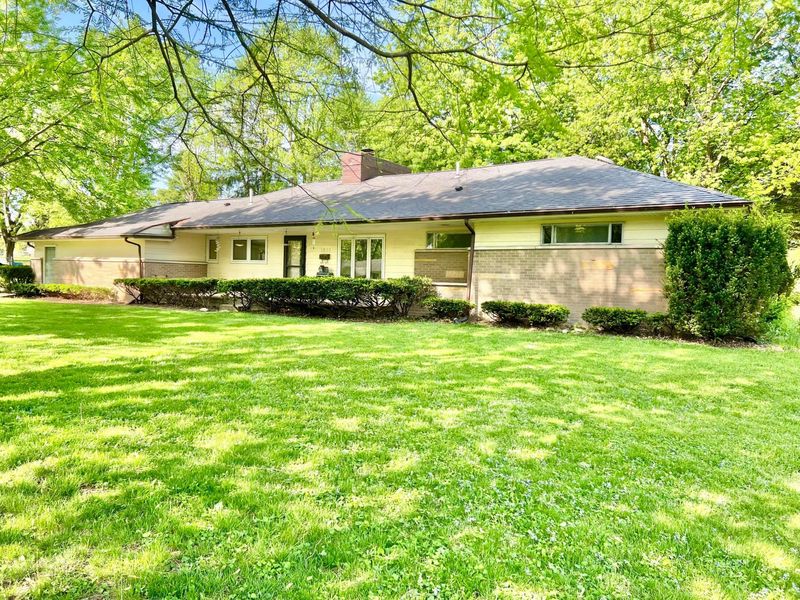 1813 Bledsoe Drive, Bellbrook, OH 45305 Photo 4