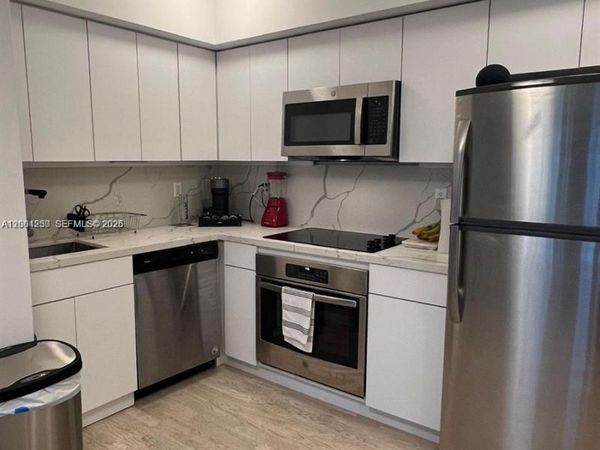 810 7th St, Unit 103, Miami Beach, FL 33139