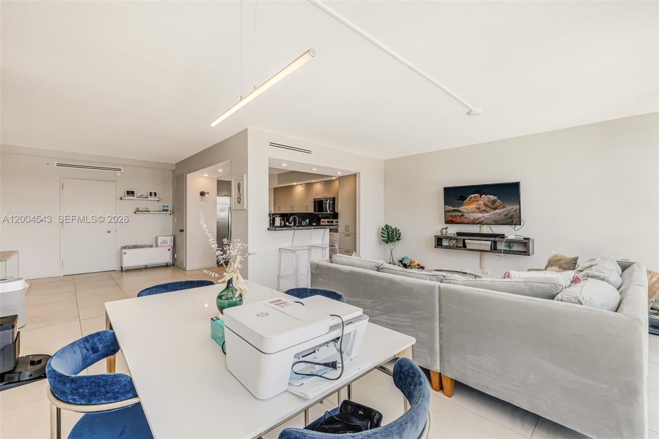 5055 Collins Ave , Unit 3K, Miami Beach, FL 33140 Photo