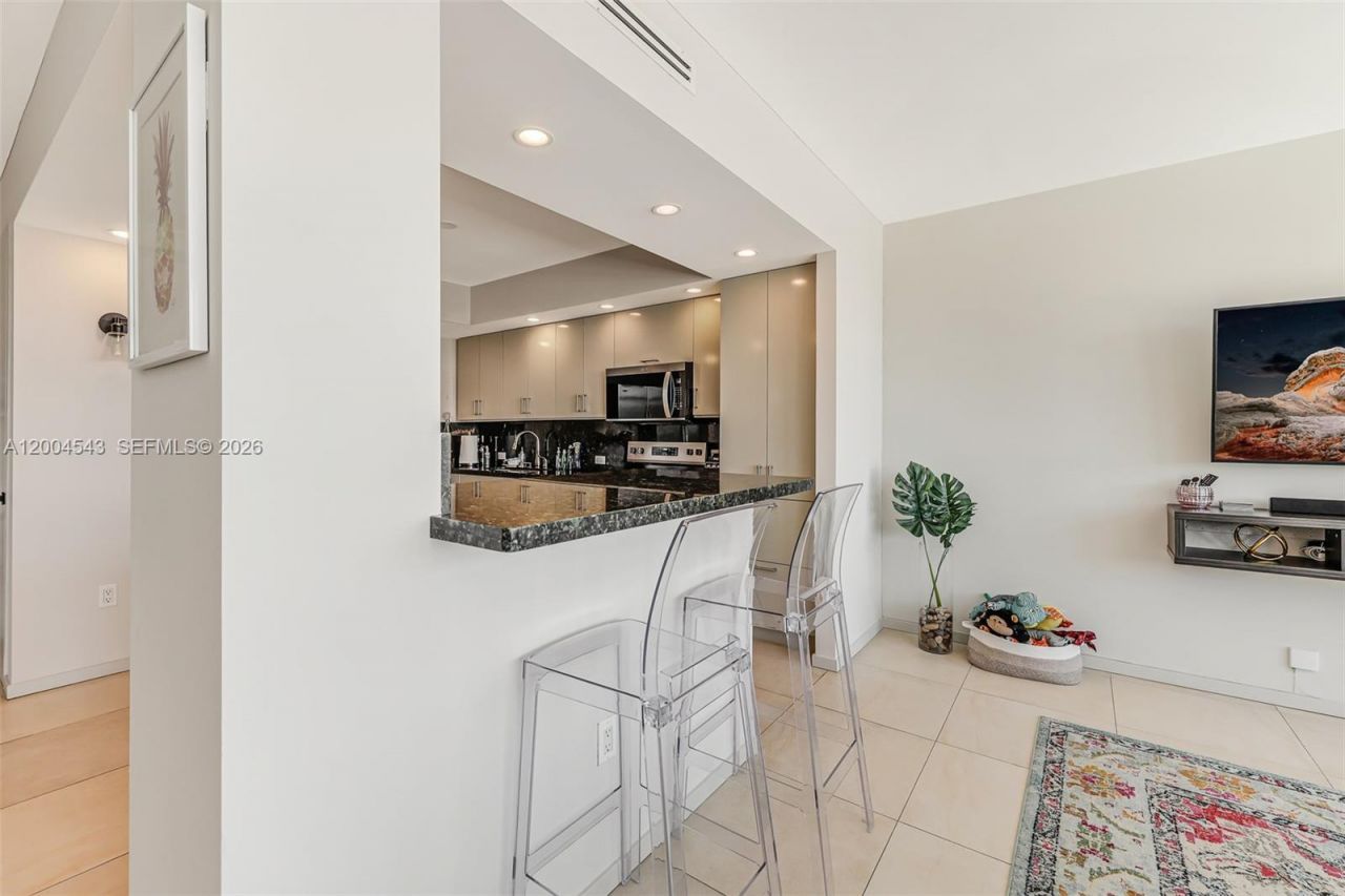 5055 Collins Ave , Unit 3K, Miami Beach, FL 33140 Photo