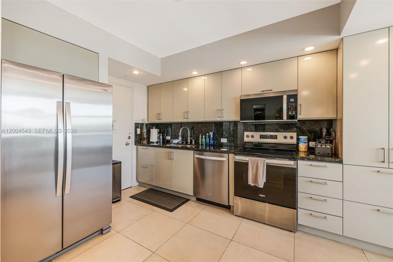 5055 Collins Ave , Unit 3K, Miami Beach, FL 33140 Photo