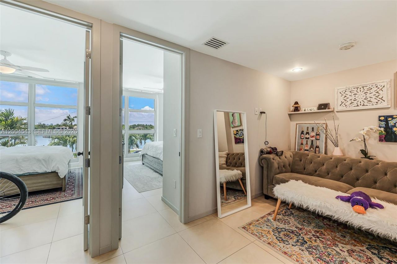 5055 Collins Ave , Unit 3K, Miami Beach, FL 33140 Photo