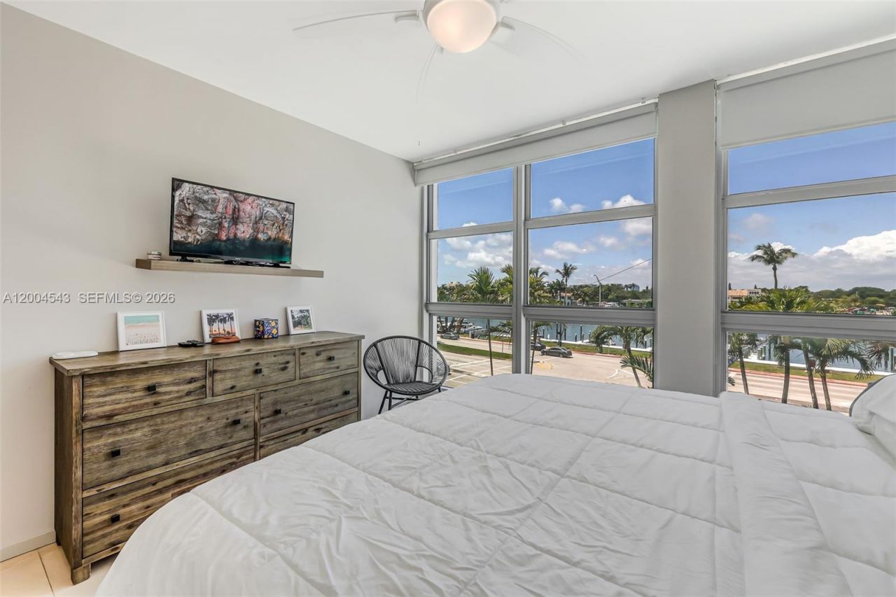 5055 Collins Ave , Unit 3K, Miami Beach, FL 33140 Photo