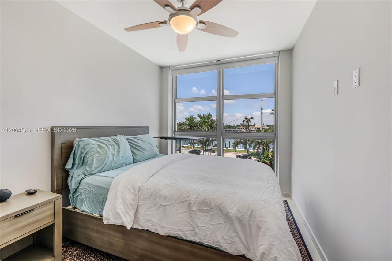 5055 Collins Ave , Unit 3K, Miami Beach, FL 33140 Photo