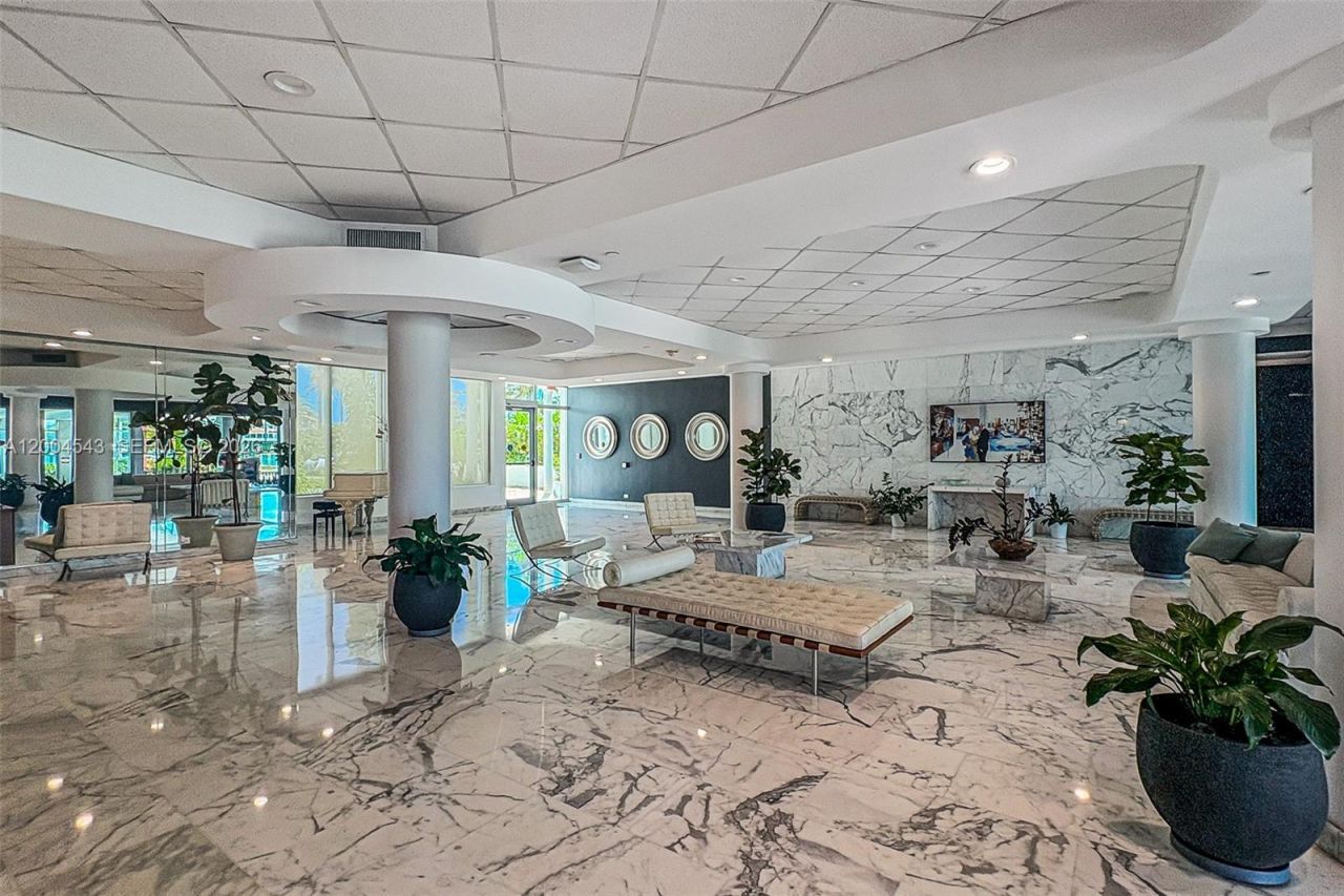 5055 Collins Ave , Unit 3K, Miami Beach, FL 33140 Photo
