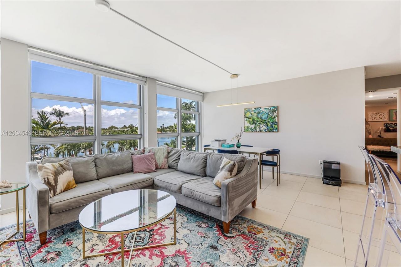 5055 Collins Ave , Unit 3K, Miami Beach, FL 33140 Photo