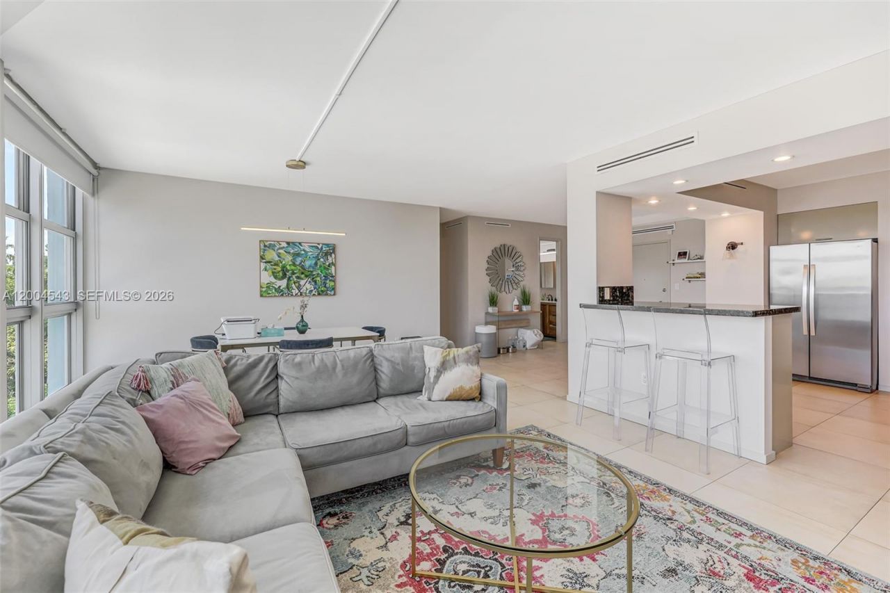 5055 Collins Ave , Unit 3K, Miami Beach, FL 33140 Photo