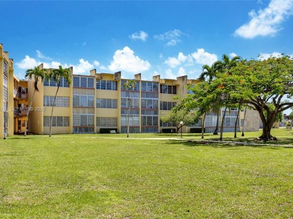 1551 NE Miami Gardens Dr, Unit 322, Miami, FL 33179