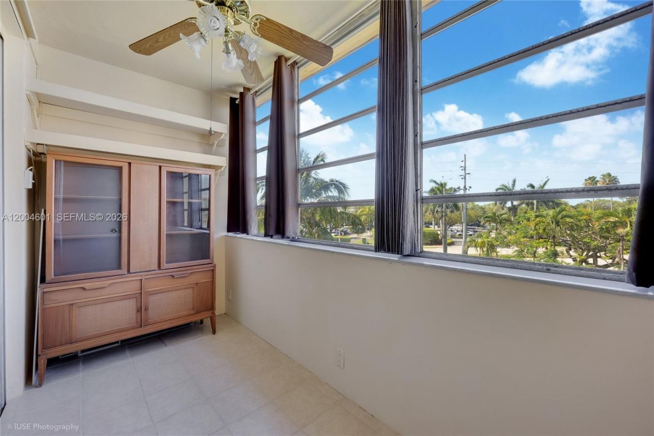 1551 NE Miami Gardens Dr, Unit 322, Miami, FL 33179 Photo