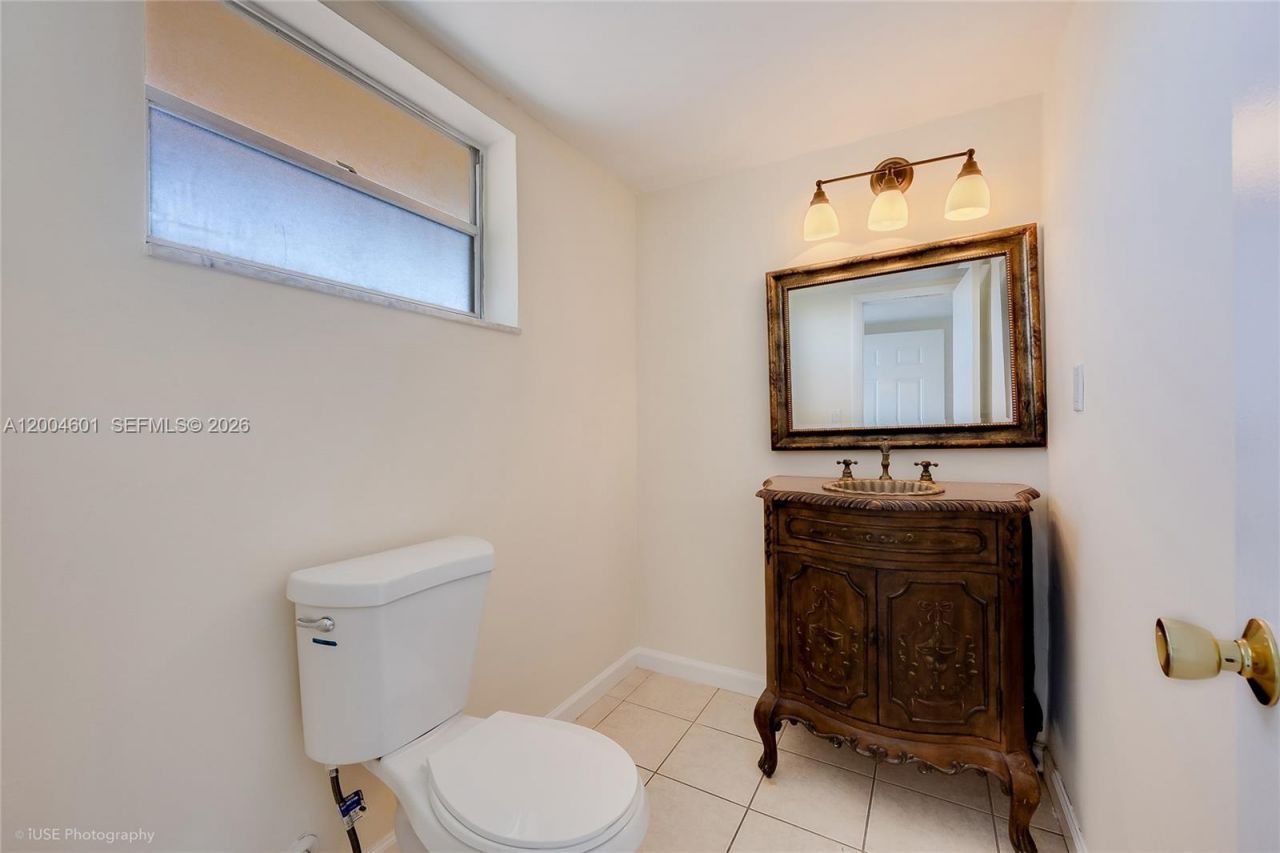 1551 NE Miami Gardens Dr, Unit 322, Miami, FL 33179 Photo