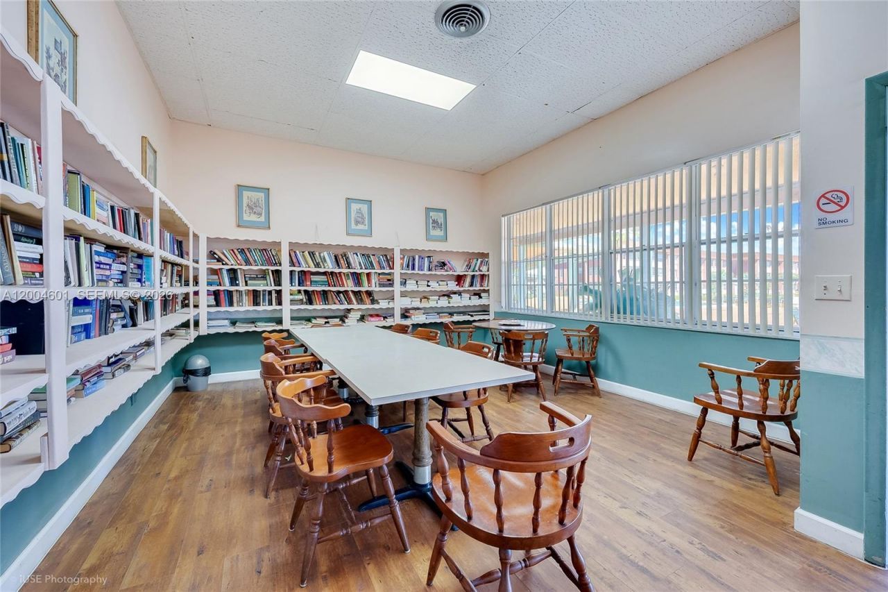 1551 NE Miami Gardens Dr, Unit 322, Miami, FL 33179 Photo