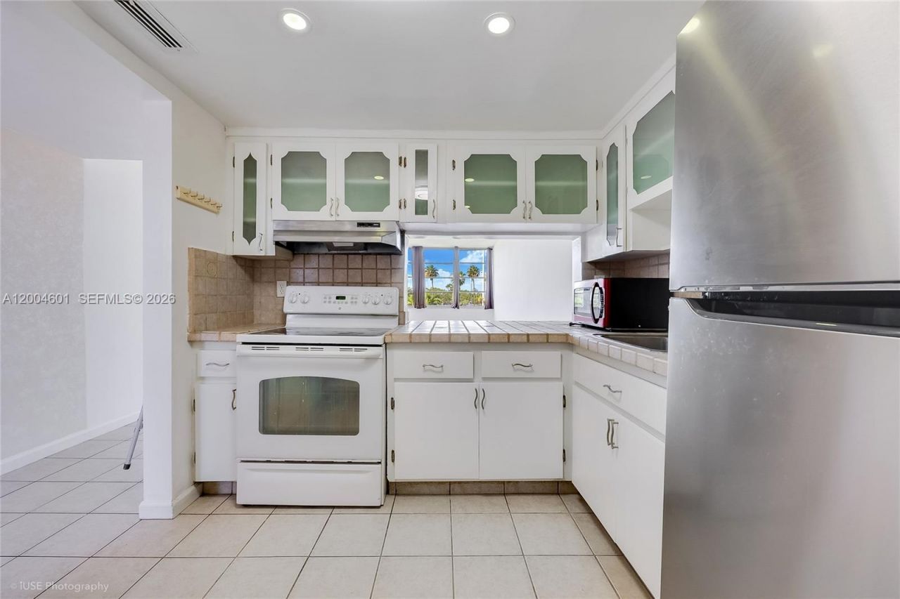 1551 NE Miami Gardens Dr, Unit 322, Miami, FL 33179 Photo