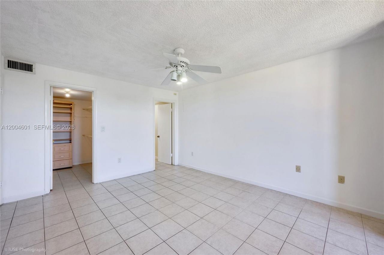 1551 NE Miami Gardens Dr, Unit 322, Miami, FL 33179 Photo