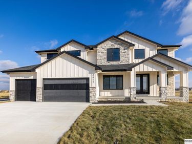 21907 Parkview Drive , Gretna, NE 68028