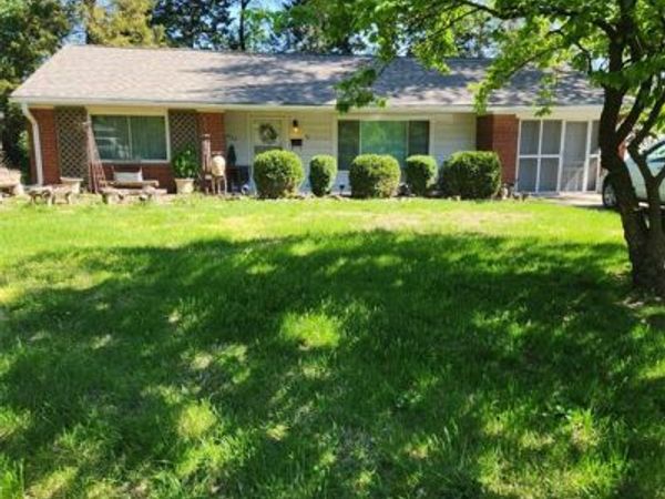 9 Hazelwood Court, Hazelwood, MO 63042
