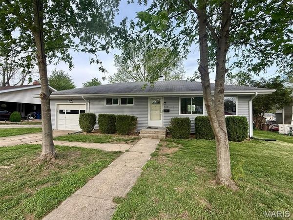 600 Killarney Drive , Greenville, IL 62246