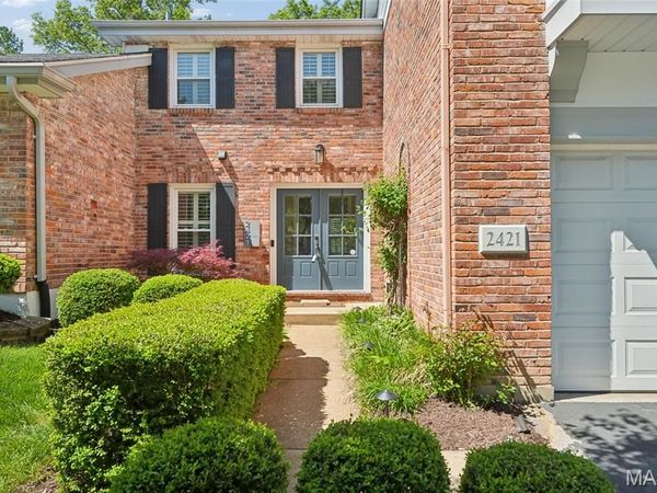 2421 Baxton Way, Chesterfield, MO 63017