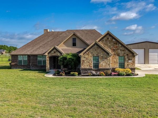 2023 Jo Jones Lane , Springtown, TX 76082