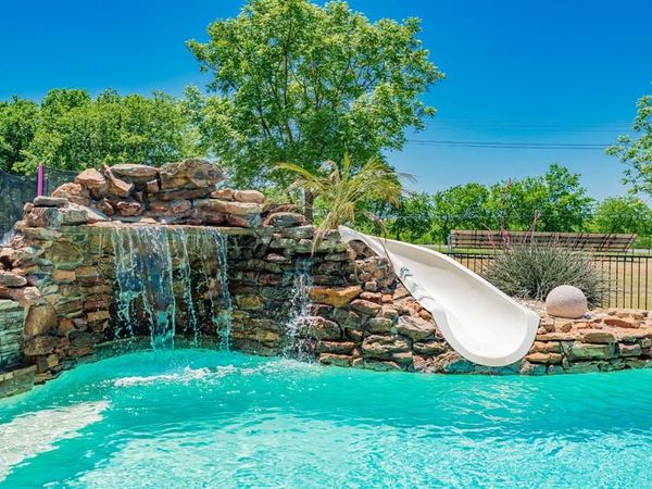 12176 Livingston Way, Talty, TX 75126