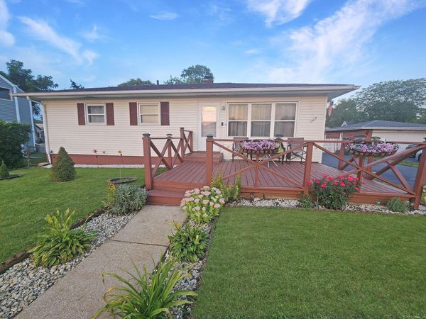 7509 Broadway, Merrillville, IN 46410