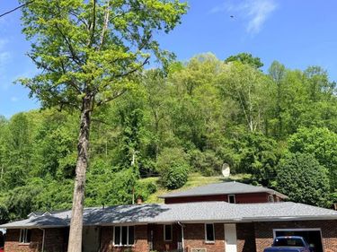 685 Mays Branch Road, Prestonsburg, KY 41653