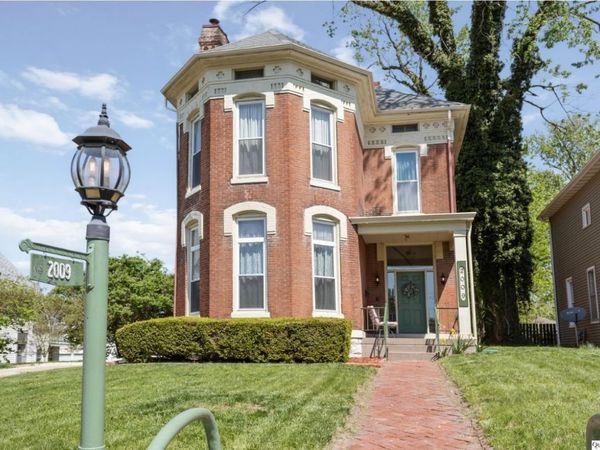 2009 Hampshire , Quincy, IL 62301