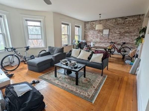 256 Aspinwall Ave, Unit 3, Brookline, MA 02445