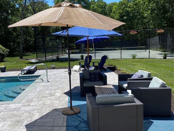 27 Deer Path , Quogue, NY 11959