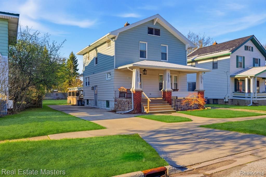 1324 Pine Street, Port Huron, MI 48060 Main Photo