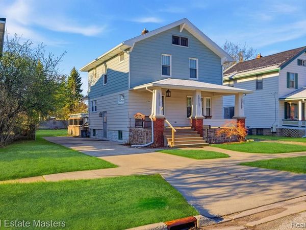 1324 Pine Street, Port Huron, MI 48060