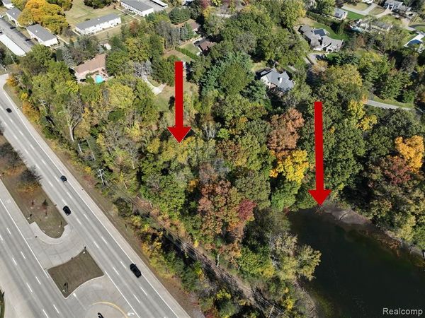 4255 Telegraph Road , Bloomfield Hills, MI 48302