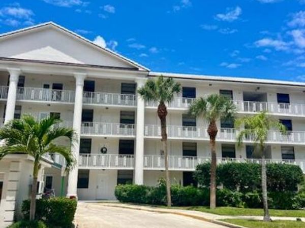 3635 Whitehall Drive, Unit 305, West Palm Beach, FL 33401