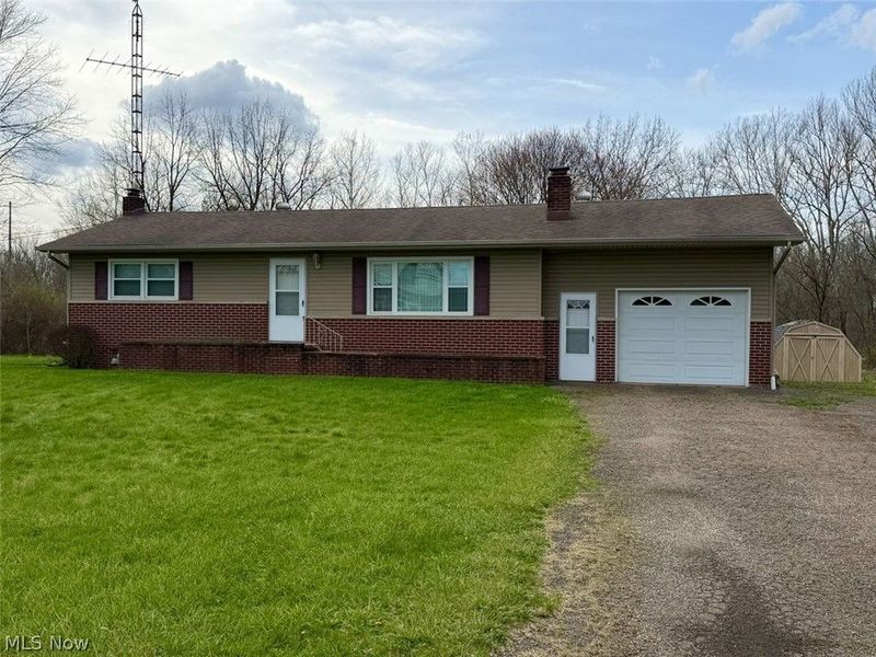 11455 Walnut Avenue NE, Alliance, OH 44601 Photo 2