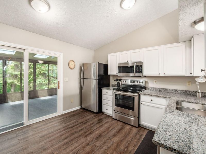 1231 Brookstone Drive, Marysville, OH 43040 Photo 7