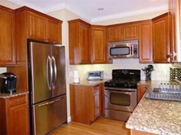 25 Hastings Ave, Unit 1, Waltham, MA 02453