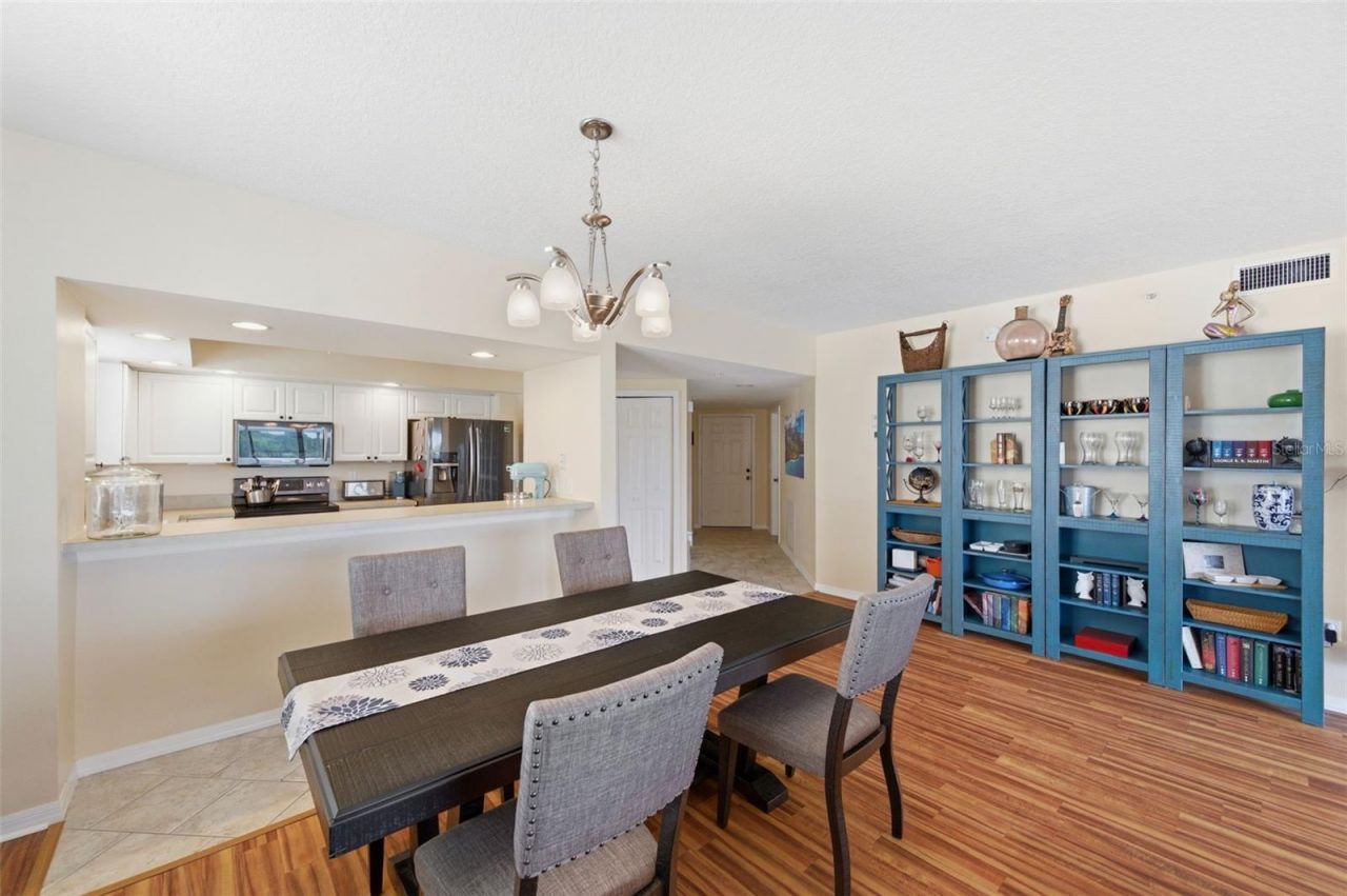 1200 Country Club Drive, Unit 1206, Largo, FL 33771 Photo