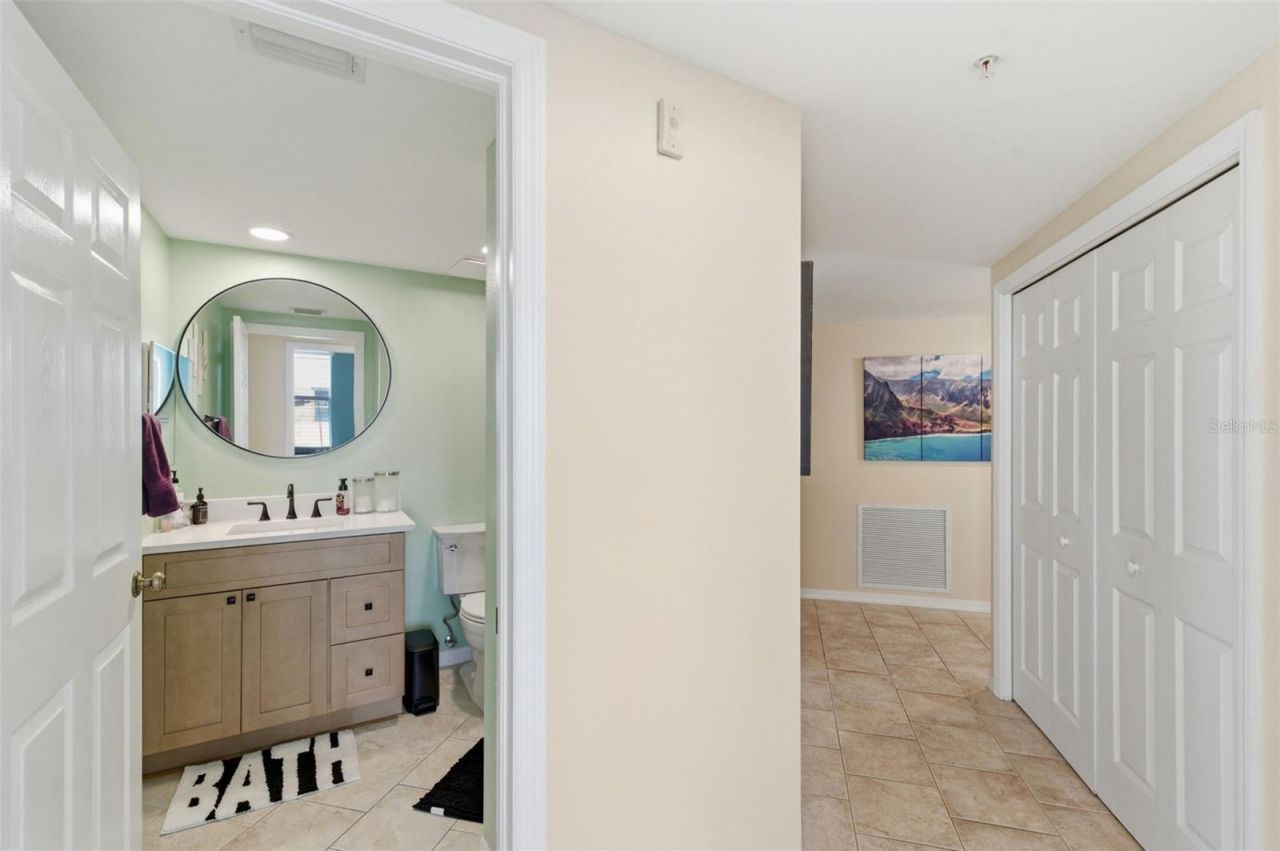 1200 Country Club Drive, Unit 1206, Largo, FL 33771 Photo
