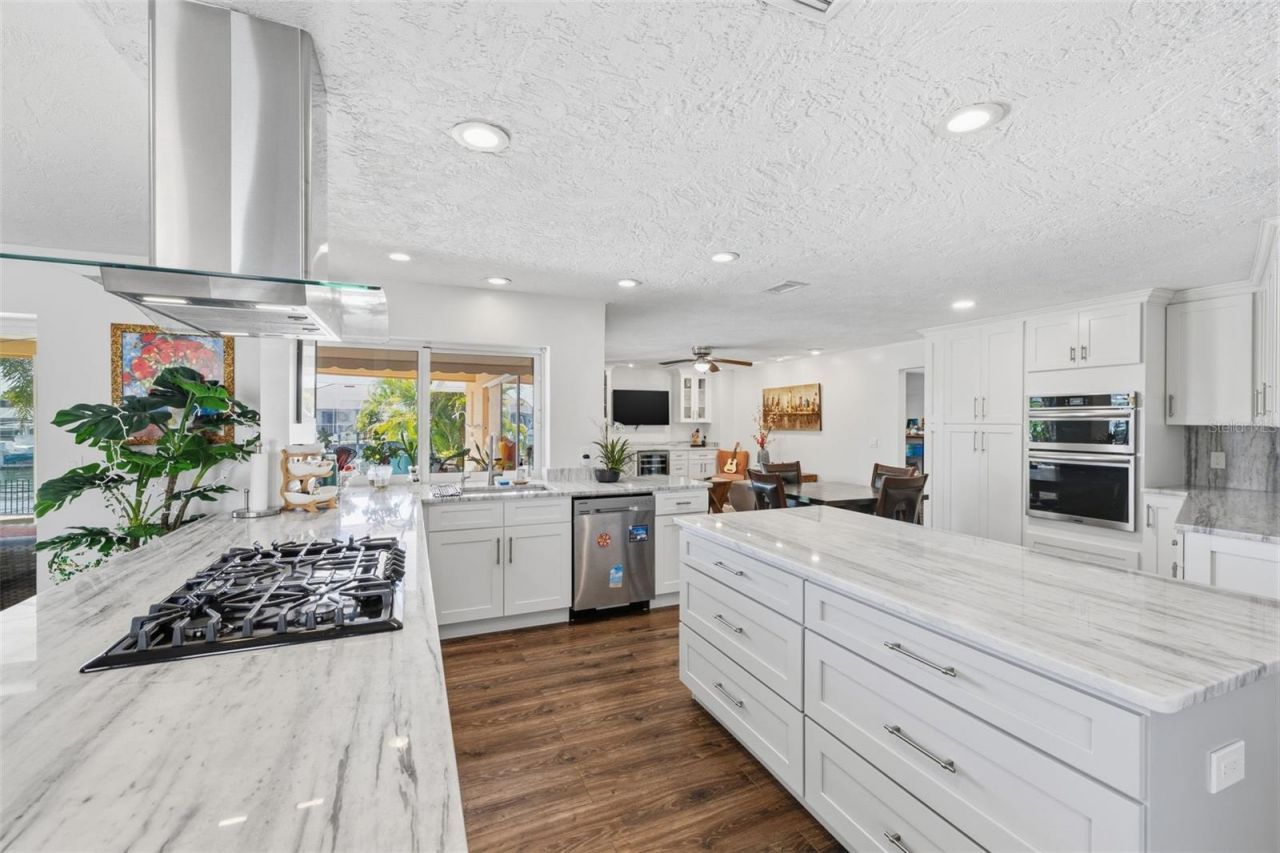 1997 Hawaii Avenue Ne, Saint Petersburg, FL 33703 Photo