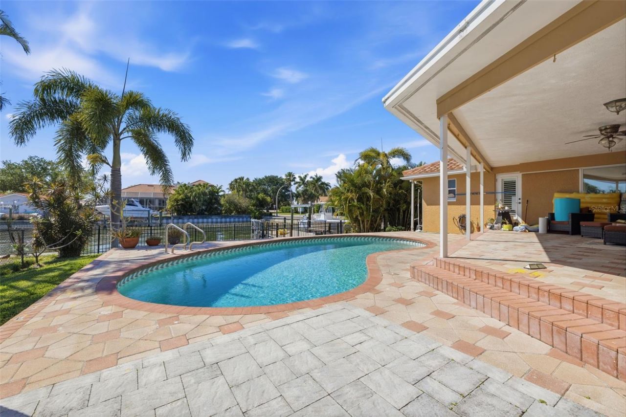 1997 Hawaii Avenue Ne, Saint Petersburg, FL 33703 Photo
