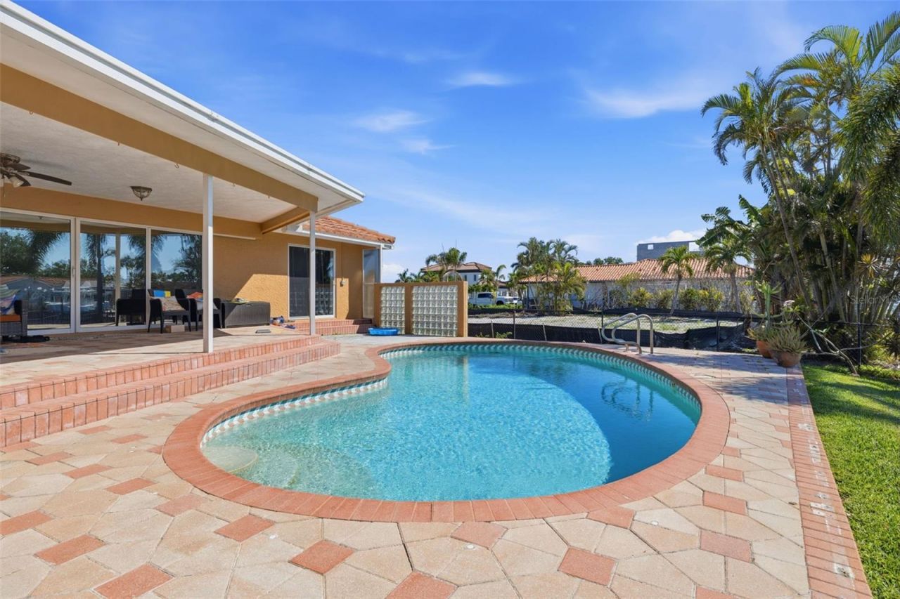 1997 Hawaii Avenue Ne, Saint Petersburg, FL 33703 Photo