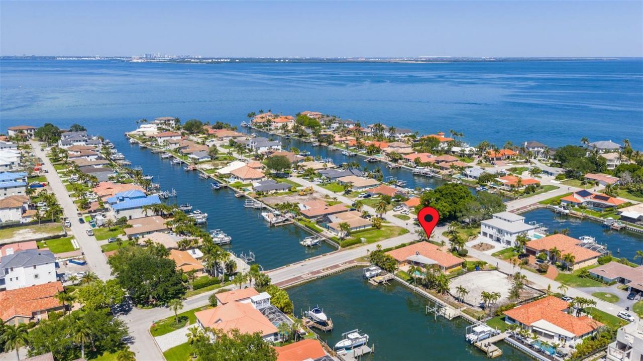 1997 Hawaii Avenue Ne, Saint Petersburg, FL 33703 Photo