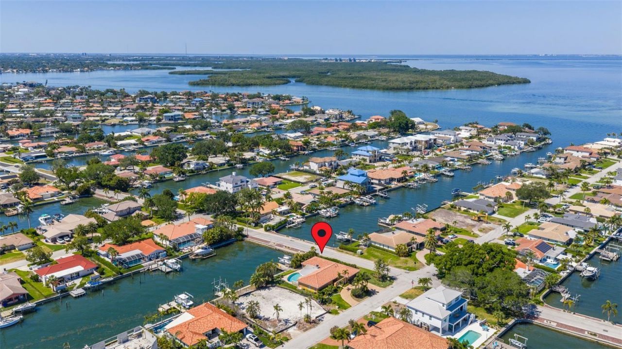 1997 Hawaii Avenue Ne, Saint Petersburg, FL 33703 Photo