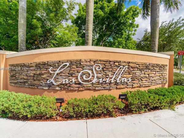 10012 NW 7th St , Unit 209, Miami, FL 33172