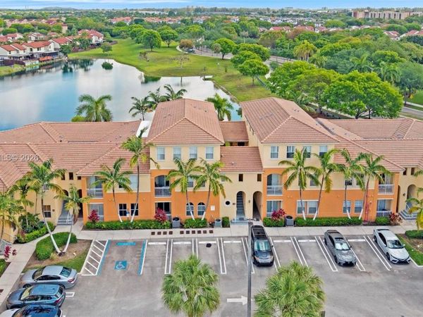 10012 NW 7th St , Unit 209, Miami, FL 33172
