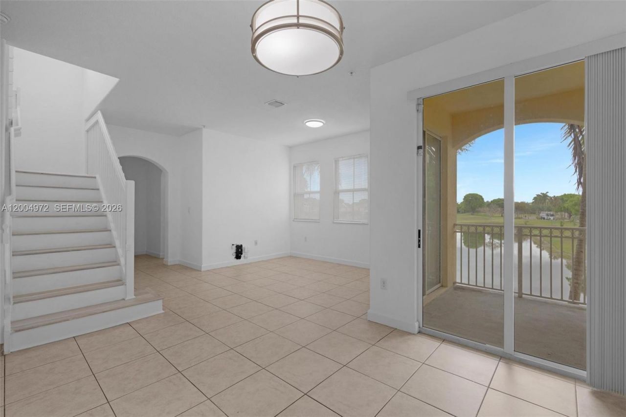 10012 NW 7th St , Unit 209, Miami, FL 33172 Photo